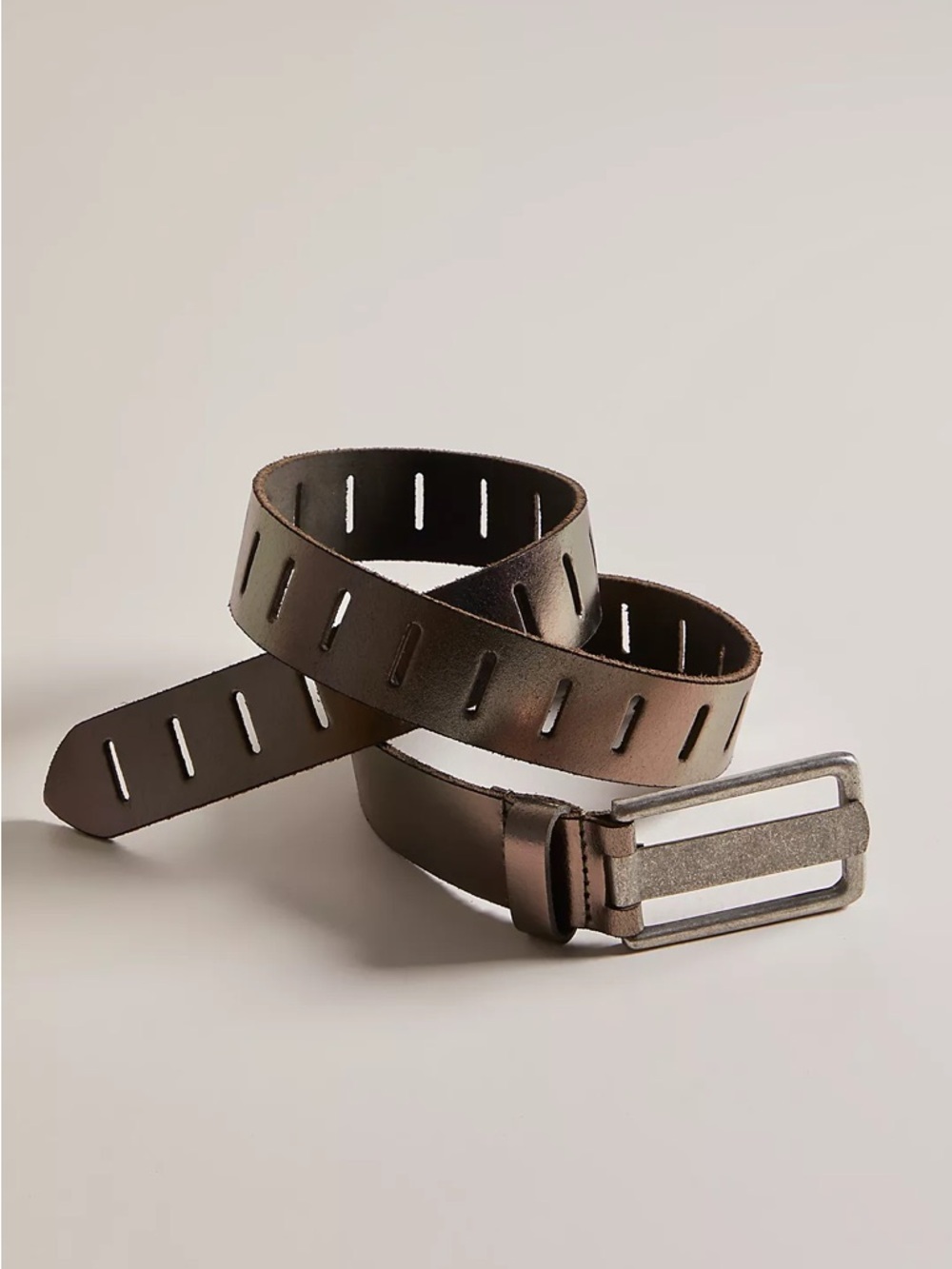 872.FREE PEOPLE We The Free Metallic Jona Belt in Metallic Silver Sz S/M NWT $48